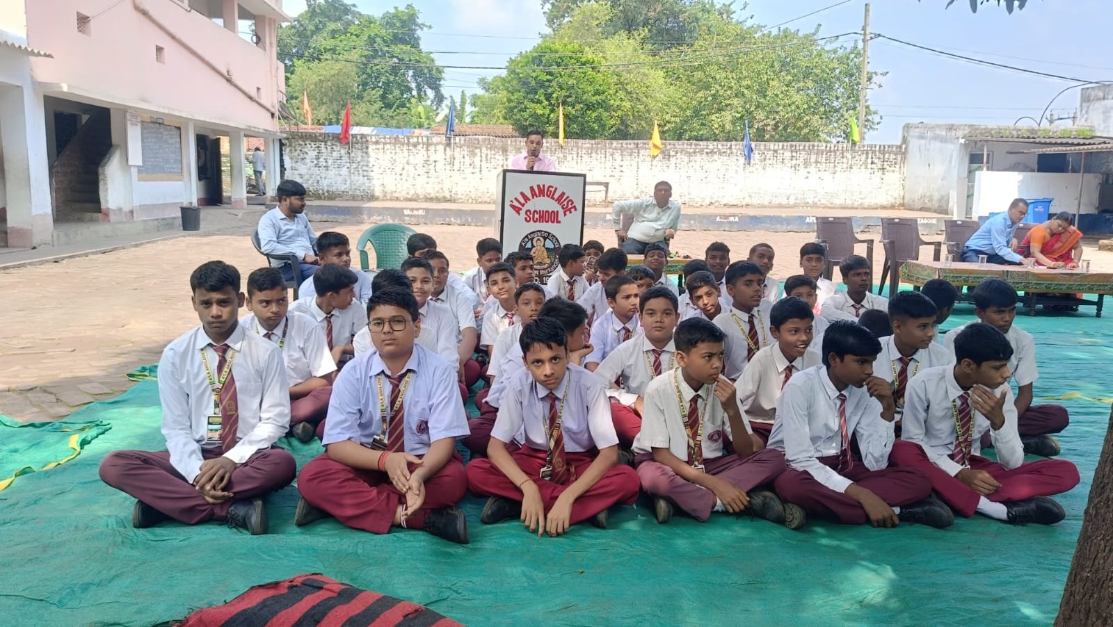 ए’ला एंगलाइज विद्यालय में अंतर संदनीय क्विज प्रतियोगिता का सफल आयोजन