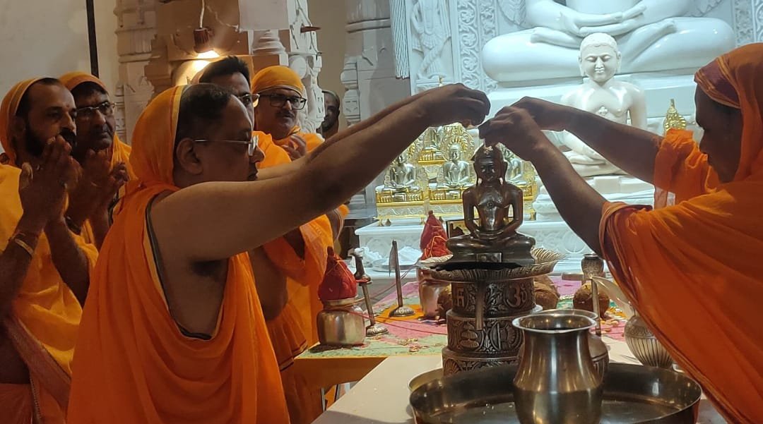 मन को शीतलता प्रदान करने वाले वचन बोलना उत्तम सत्य धर्म है