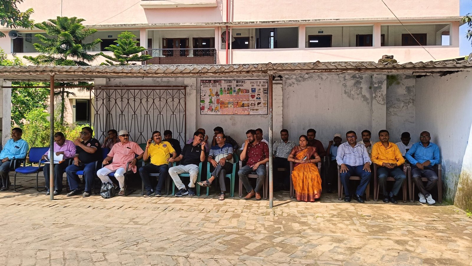एक शिक्षक केवल ज्ञान का स्रोत नहीं होता, वह बच्चों के भविष्य का निर्माता होता है : प्राचार्य