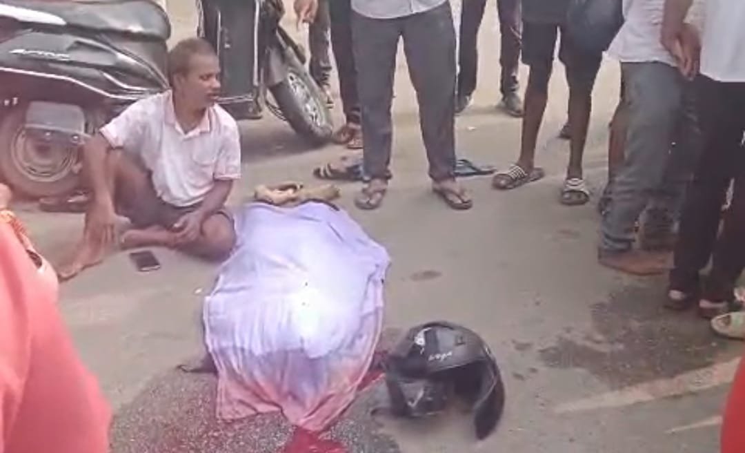 स्कूल बस के चपेट में आने से एक की मौत,एक घायल