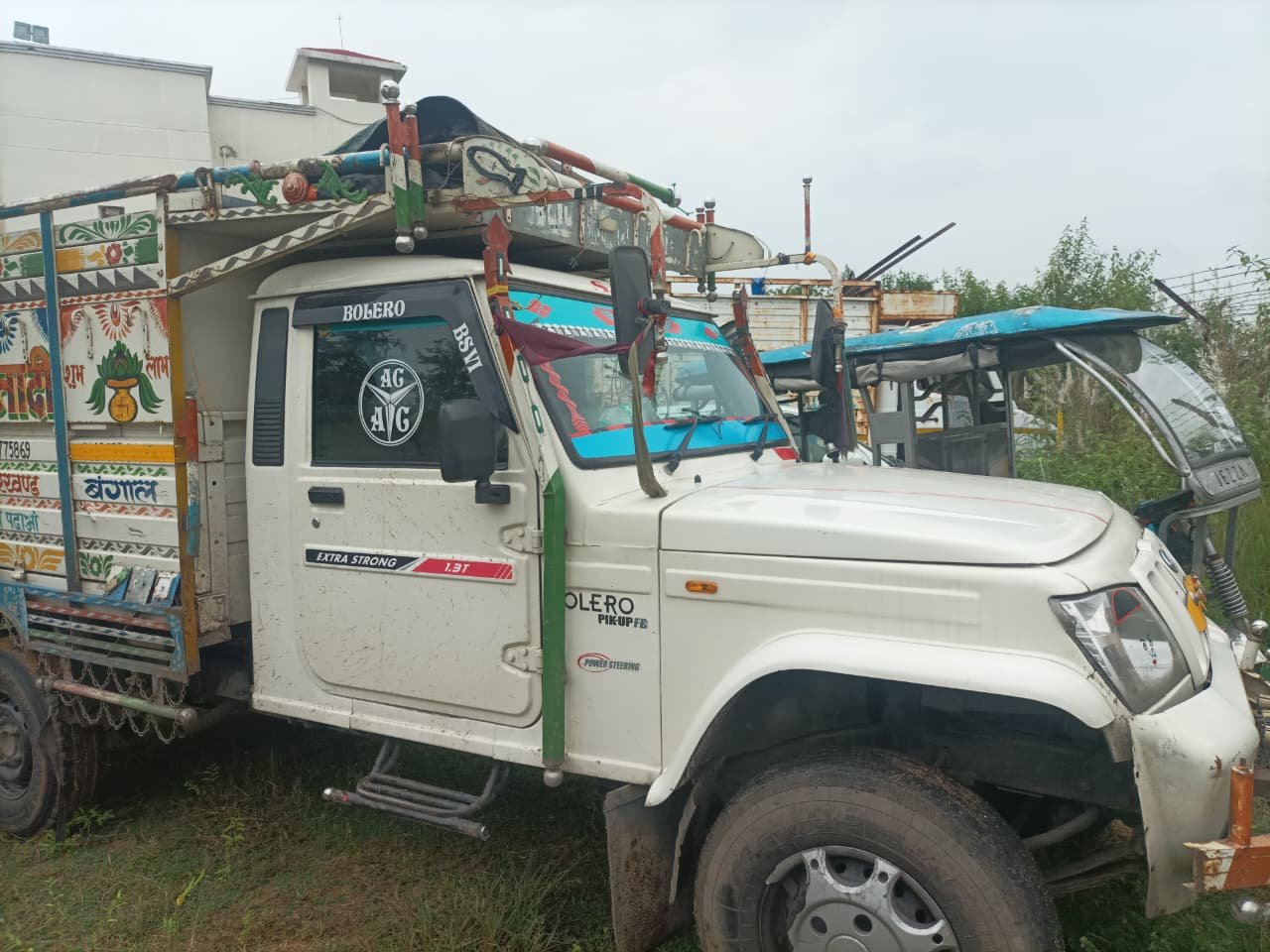 सड़क दुर्घटना में 20 वर्षीय युवती की दर्दनाक मौत, हजारीबाग-सिमरिया मार्ग पर हुआ हादसा,भाई की हालत गंभीर