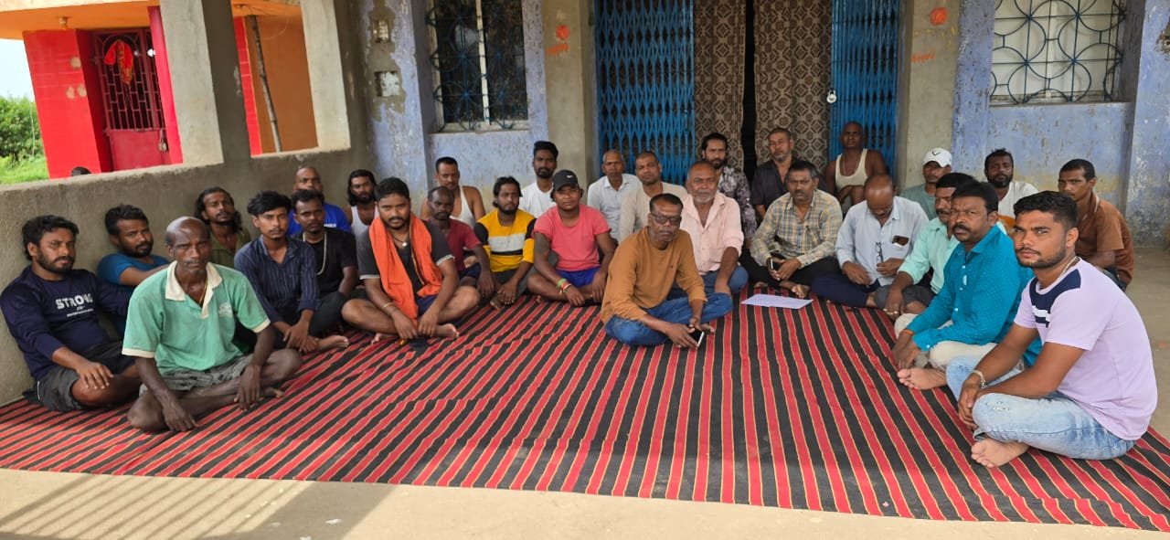 करवा चौथ पूजा धूमधाम से मनाने को लेकर ग्रामीणों की बैठक