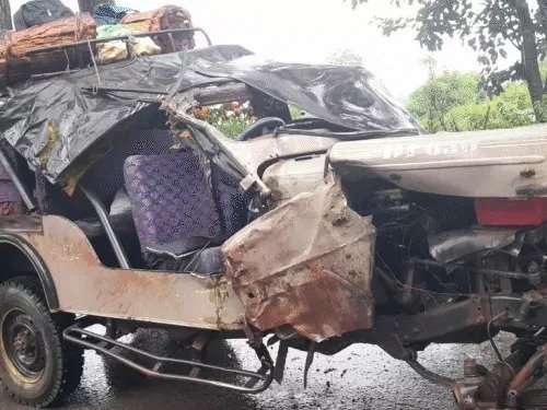 चाईबासा में सड़क हादसे में तीन की मौत