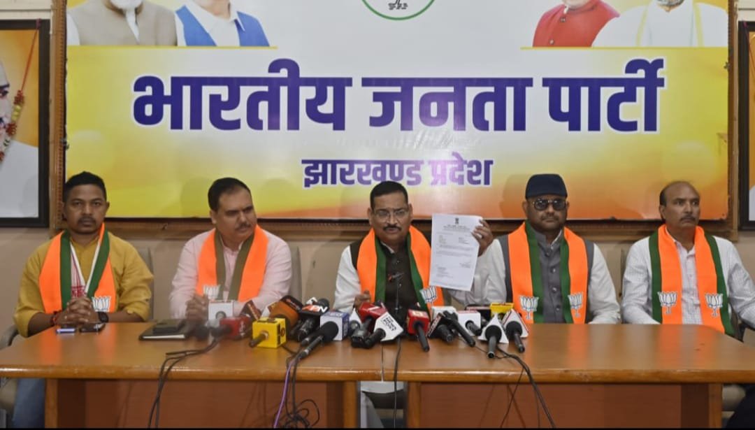 पत्थर माफिया दलाल बिचौलियों ने कराई सूर्या हांसदा की हत्या:दीपक प्रकाश