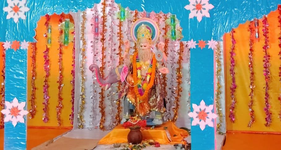 शिल्पकार भगवान विश्वकर्मा का पूजा क्षेत्र में हर्षोल्लास के साथ हुआ संपन्न