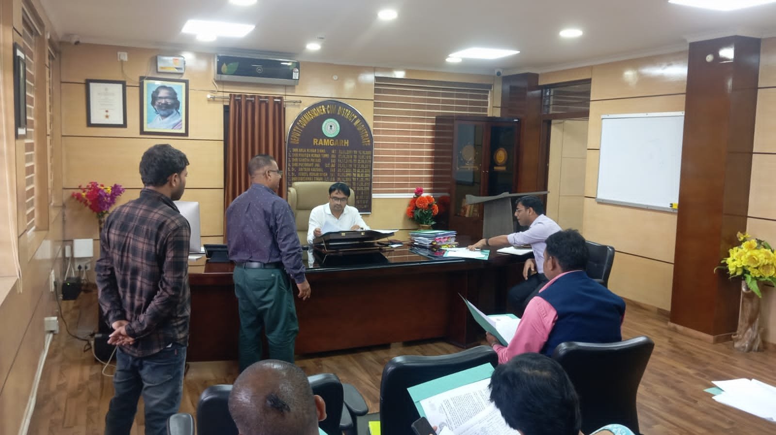 मुख्यमंत्री स्वास्थ्य सहायता योजना के तहत उपायुक्त की अध्यक्षता में हुई जिला स्तरीय समिति की बैठक