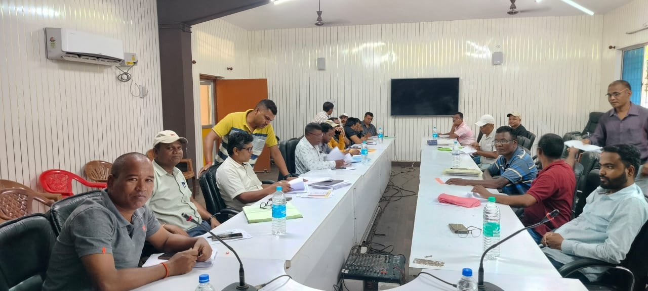 पतरातू में बीपीओ ने मनरेगा कर्मियों के साथ की बैठक