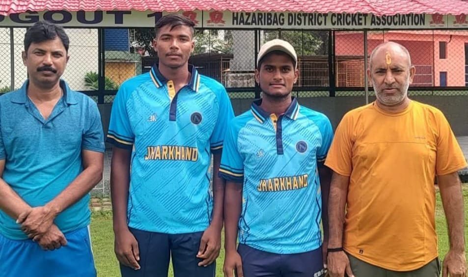 हजारीबाग के युवा क्रिकेटर राहुल रजक और प्रभात कुमार का झारखंड टीम में हुआ चयन