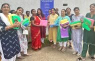 इनरव्हील क्लब ने मच्छरदानी और ब्लीचिंग पाउडर का वितरण किया