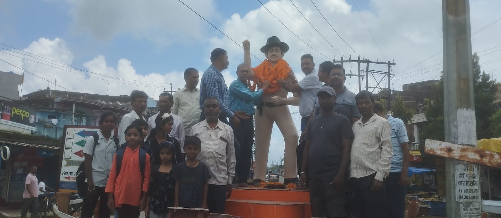 पत्रकारों ने शहीद - ए - आजम शहीद भगत सिंह की मनाई जयंती