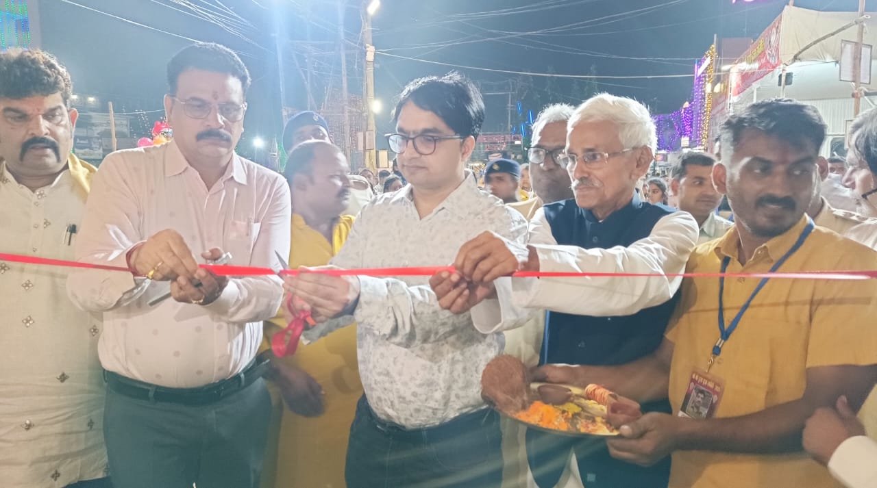 श्री श्री दुर्गा पूजा समिति रांची रोड के पूजा पंडाल का विधिवत रूप से किया गया उद्घाटन