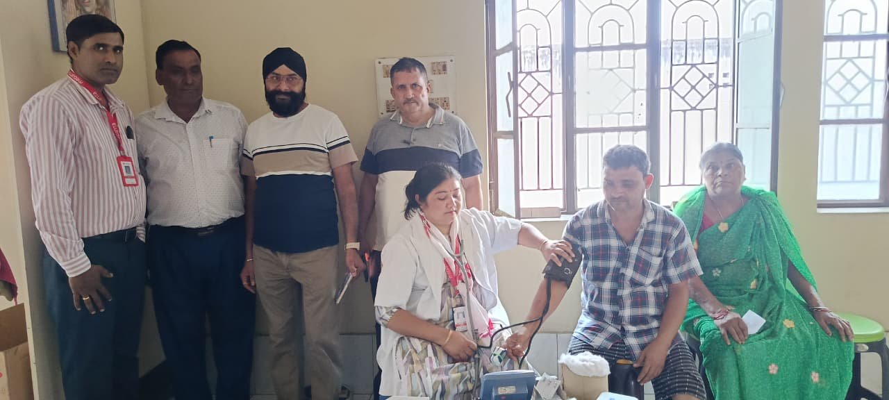 रोटरी क्लब ऑफ़ भुरकुंडा द्वारा निःशुल्क जांच शिविर