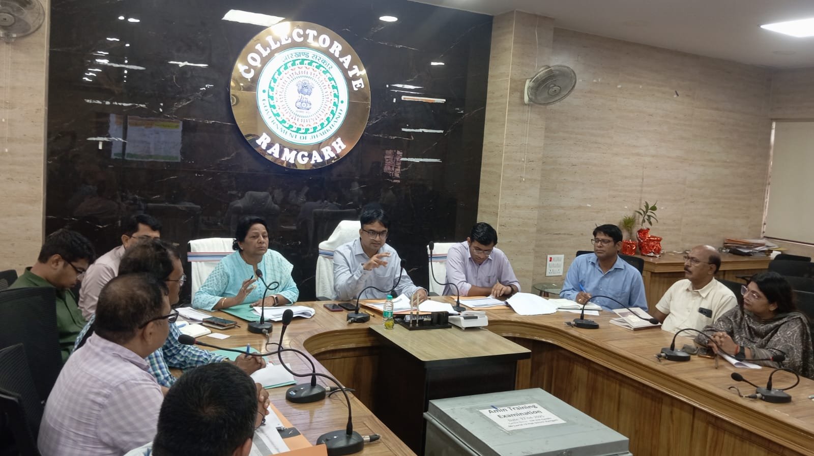 राष्ट्रीय कृमि मुक्ति दिवस 2025 एवं बच्चों के नियमित टीकाकरण को लेकर उपायुक्त की अध्यक्षता में हुई बैठक