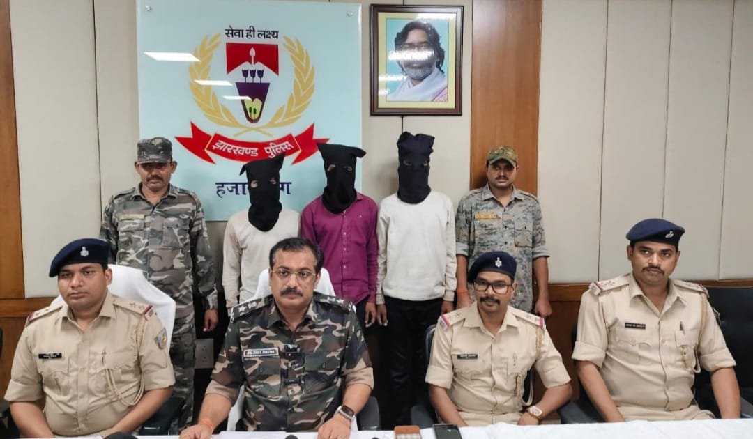 हजारीबाग पुलिस ने पेट्रोल पंप लूटने जा रहे अपराधियों को हथियार के साथ पकड़ा