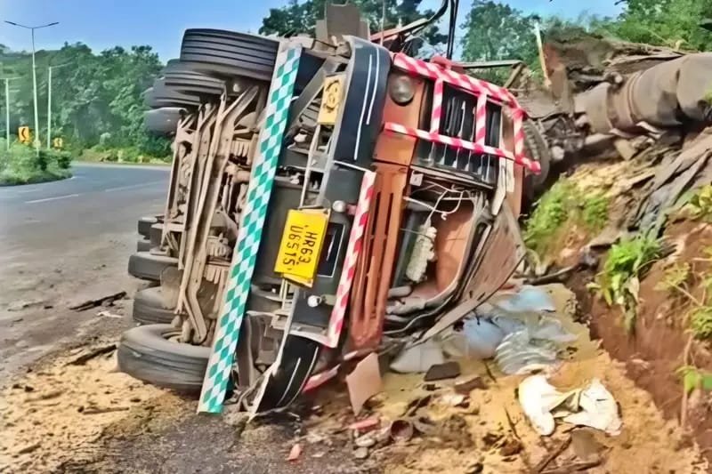 रामगढ़ रांची मार्ग पर चुटूपालू घाटी में दुर्घटना, 2 की मौत