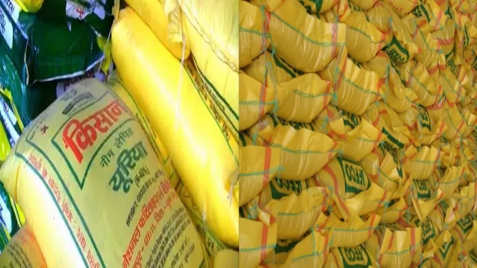 गोला में 450 से 500 रुपये बोरी बेचा जा है यूरिया, किसान त्रस्त