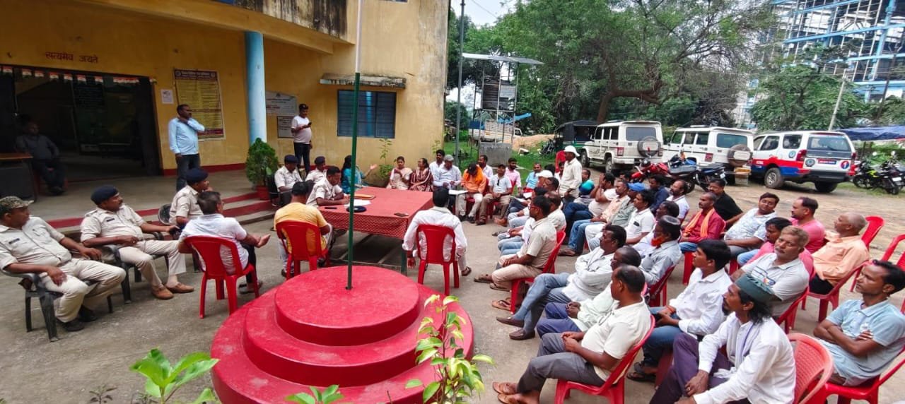 दुर्गा पूजा को लेकर पतरातू थाना में शांति समिति की हुई बैठक