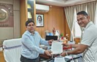 सांसद मीडिया प्रतिनिधि ने हजारीबाग उपायुक्त को सौंपा ज्ञापन