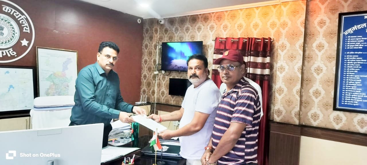 रावण दहन के दिन विधि व्यवस्था बनाए रखने हेतु अनुमंडल अधिकारी को दिया आवेदन