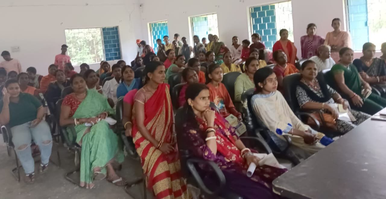 झारखंड राज्य ग्रामीण बैंक की ओर से पतरातु में शिविर का आयोजन