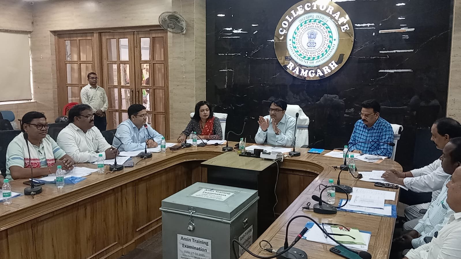 जिला निर्वाचन पदाधिकारी सह उपायुक्त ने की मान्यता प्राप्त राजनीतिक दलों के प्रतिनिधियों के साथ बैठक