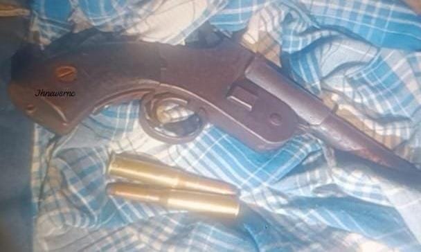 रांची पुलिस ने जांच के दौरान हथियार के साथ दो युवकों को पकड़ा