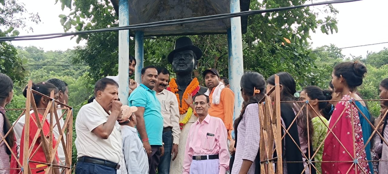 पीटीपीएस महाविद्यालय में धूमधाम से मनाई गई शहीद-ए-आज़म भगत सिंह की 118 वीं जयंती