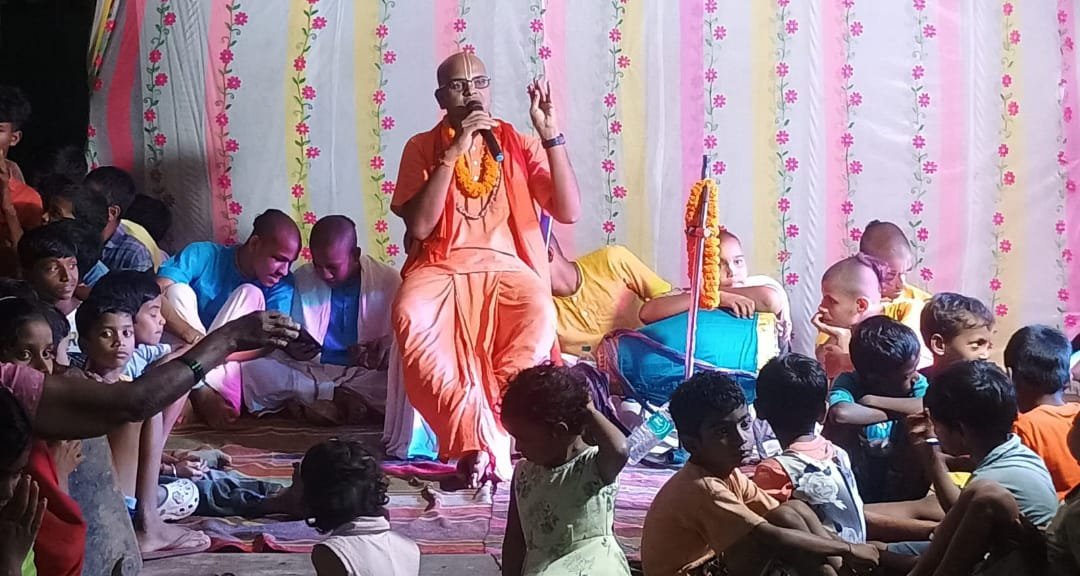 हेमतपुर में हरी नाम संकीर्तन और कथा का आयोजन, झूमे श्रद्धालु