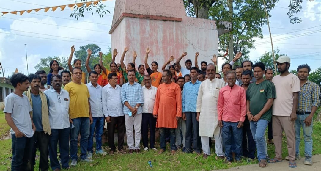 विस्थापित प्रभावित और ग्रामीण की हुई बैठक