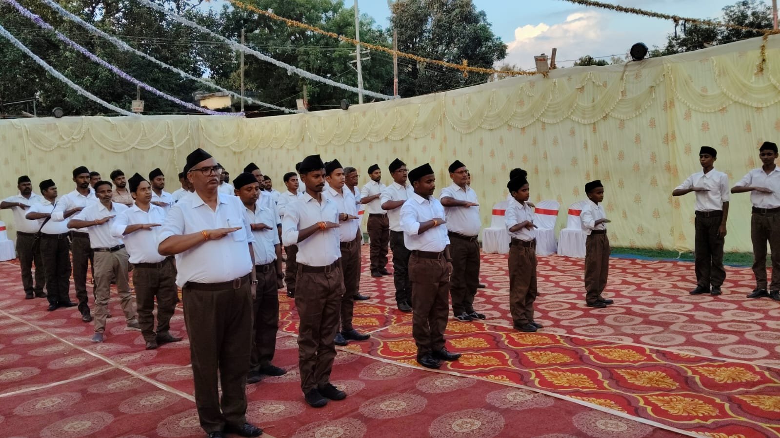 आरएसएस का शताब्दी विजय दशमी उत्सव मनाया गया