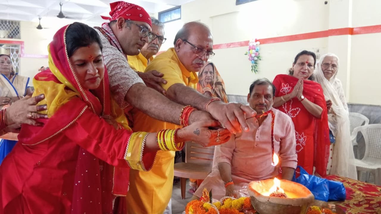 माता वैष्णों देवी मंदिर में सजाई गई माता की चौकी,भक्ति गीतों से झूमे श्रद्धालु