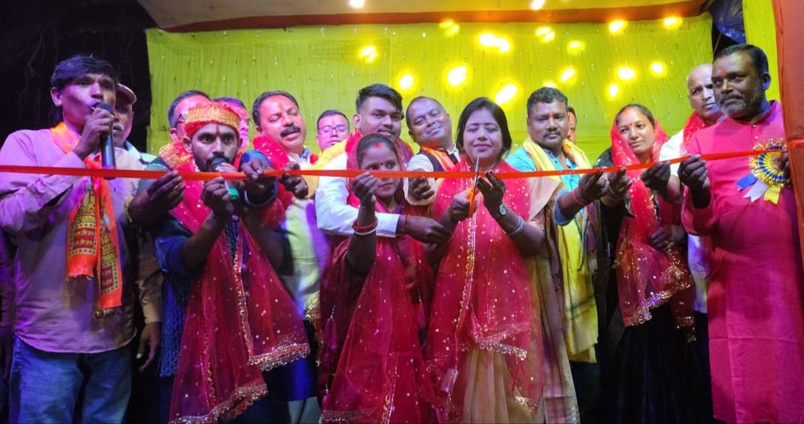 विधायक ममता देवी ने भक्ति जागरण व झांकी कार्यक्रम का फीता काट कर किया उद्घाटन