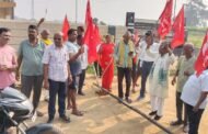 चपरी मोड़ से ग्राम चुम्बा तक जर्जर एवं बदहाल रोड़