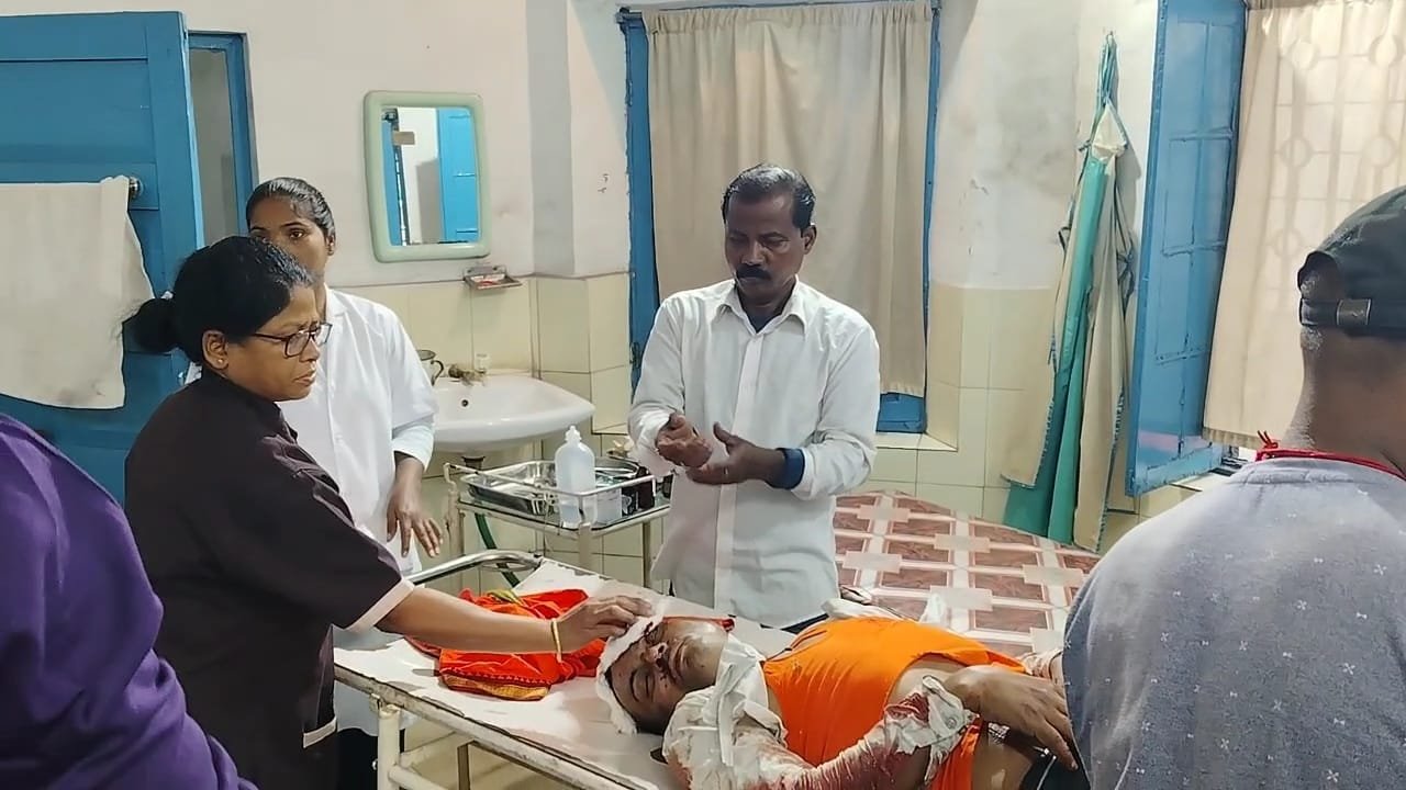 उरीमारी में सड़क दुघर्टना, बाइक सवार व्यक्ति गंभीर रूप से घायल, रेफर