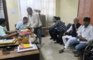 कांग्रेस का प्रतिनिधिमंडल अंचलाधिकारी से मिला