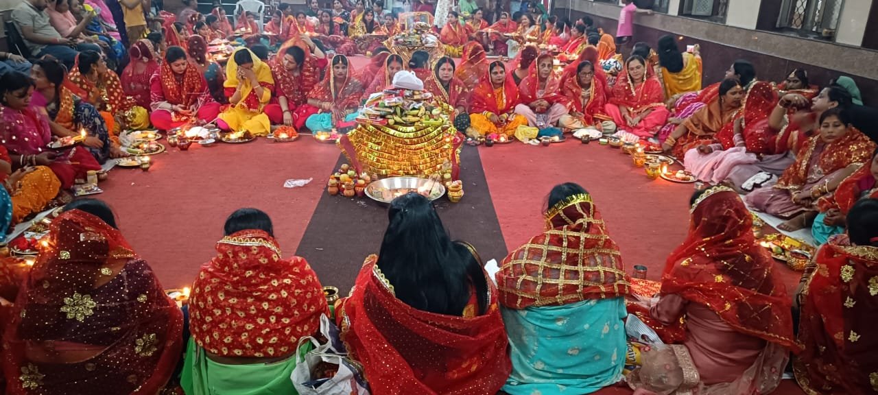 माता वैष्णों देवी मंदिर में करवा चौथ व्रत कथा का आयोजन