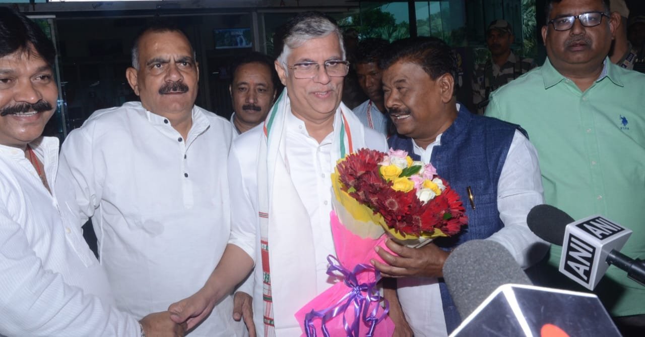 चुनाव आते ही घुसपैठिए याद आते हैं, खत्म होते ही गायब हो जाते हैं”: पवन खेड़ा