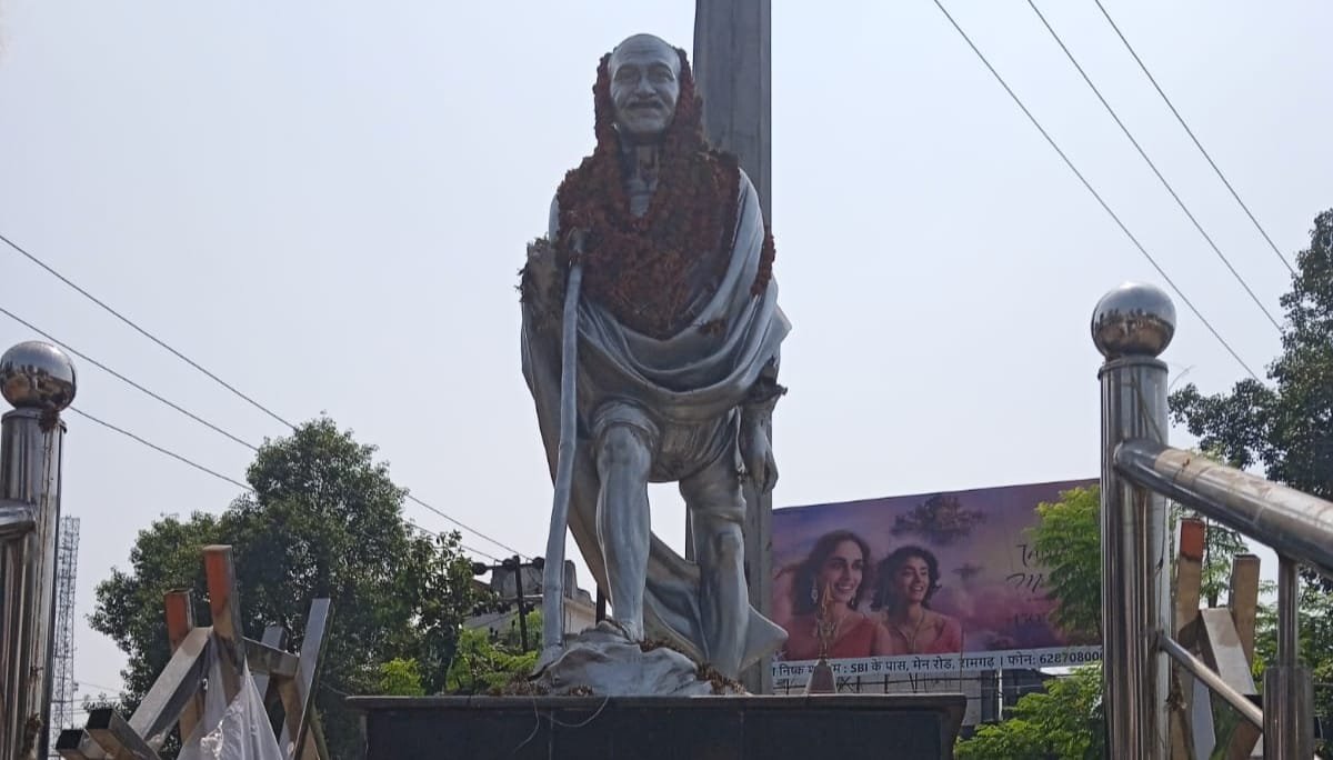 गांधी जी की प्रतिमा को खंडित करना दुर्भाग्यपूर्ण :विजय जायसवाल