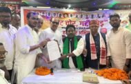 नगर कांग्रेस कमेटी ने वोट चोर गद्दी छोड़ अभियान के तहत हस्ताक्षर अभियान चला