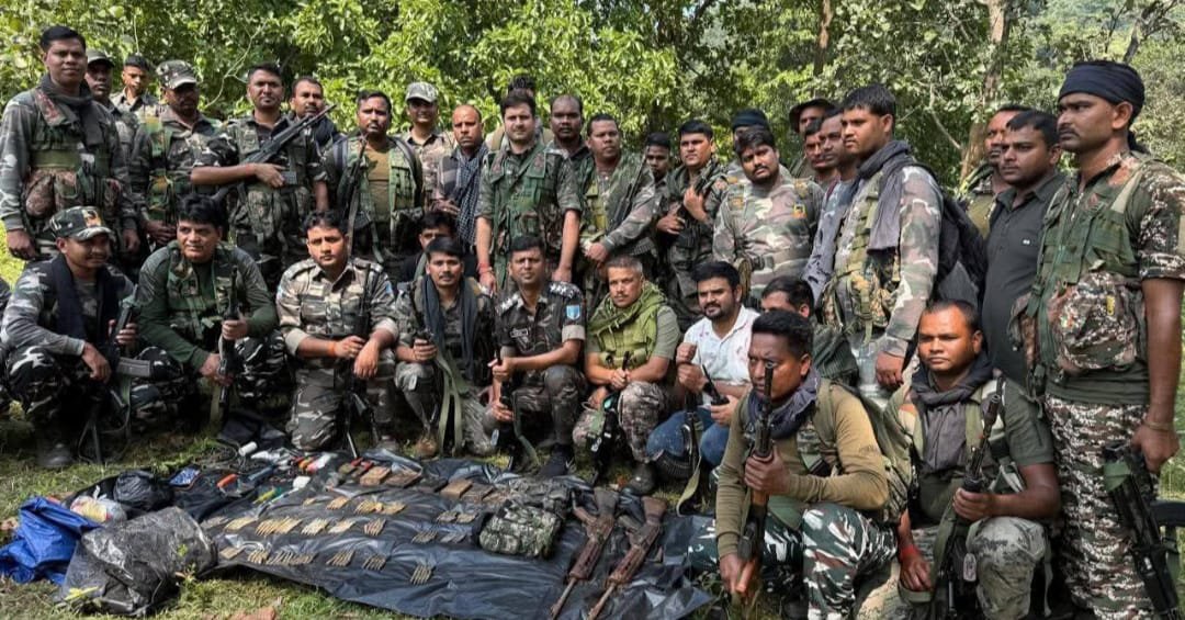 हजारीबाग पुलिस को नक्सल विरोधी अभियान में बड़ी सफलता,भारी मात्रा में हथियार बरामद