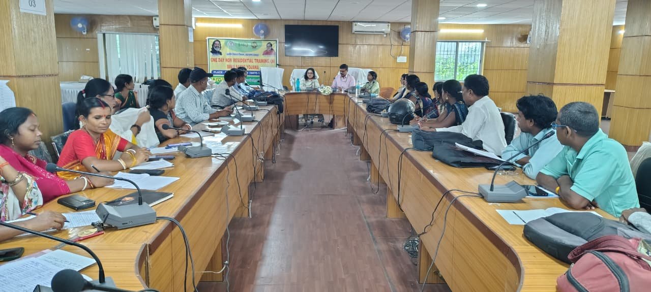झारखंड स्टेट लाइवलीहुड प्रमोशन सोसाइटी की सखी मण्डल की सदस्य भारतीय जीवन बीमा निगम के बीमा सखी के रूप मे करेंगी कार्य