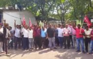 ठेका चालको ने महाप्रबंधक कार्यालय से समक्ष दिया धरना, सौपा मांग पत्र