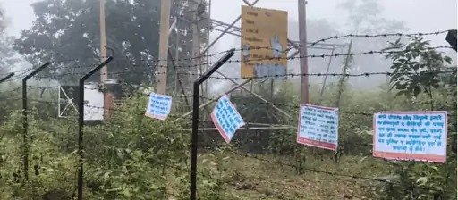 नक्सलियों ने पश्चिमी सिंहभूम में मोबाइल टावर फूंका