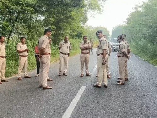 धनबाद में पुलिस-अपराधियों की मुठभेड़,तेतुलमारी में एक बदमाश गोली लगने से घायल
