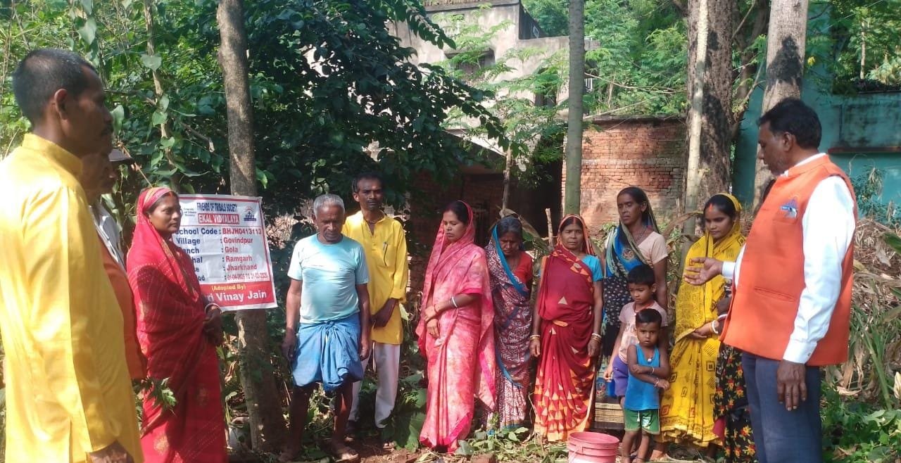 किसानों को केंचुआ खाद उत्पादन और गोमूत्र से किटनाशक बनाने का मिला प्रशिक्षण