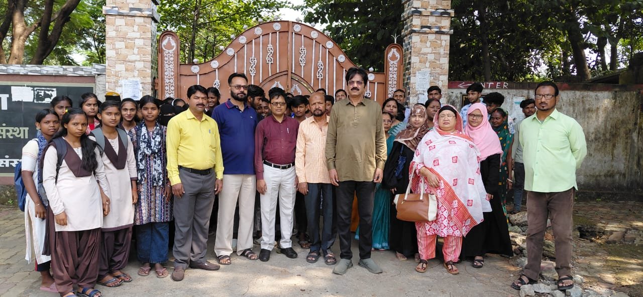 12 फ़ीसदी अनुदान नहीं मिलने पर चितरपुर इंटर कॉलेज में एक दिवसीय शैक्षणिक हड़ताल