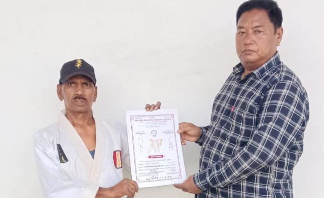 ब्लैक बेल्ट ग्रीटिंग परीक्षा में कोच कंचन दास को मिला फोर डॉन का डिग्री