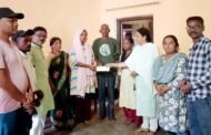 शोकाकुल परिवार से मिला सेविका संघ का प्रतिनिधि मंडल, दी आर्थिक सहायता