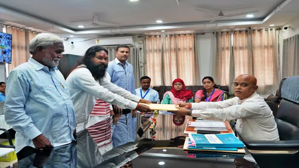 घाटशिला उपचुनाव: भाजपा प्रत्याशी बाबूलाल सोरेन ने भरा पर्चा