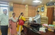 दिवंगत पूर्व राजस्व उप निरीक्षक की आश्रिता को उपायुक्त ने सौंपा नियुक्ति पत्र